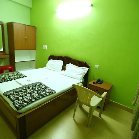 Abirami Residency Hotel Tirukkadaiyur Exterior foto