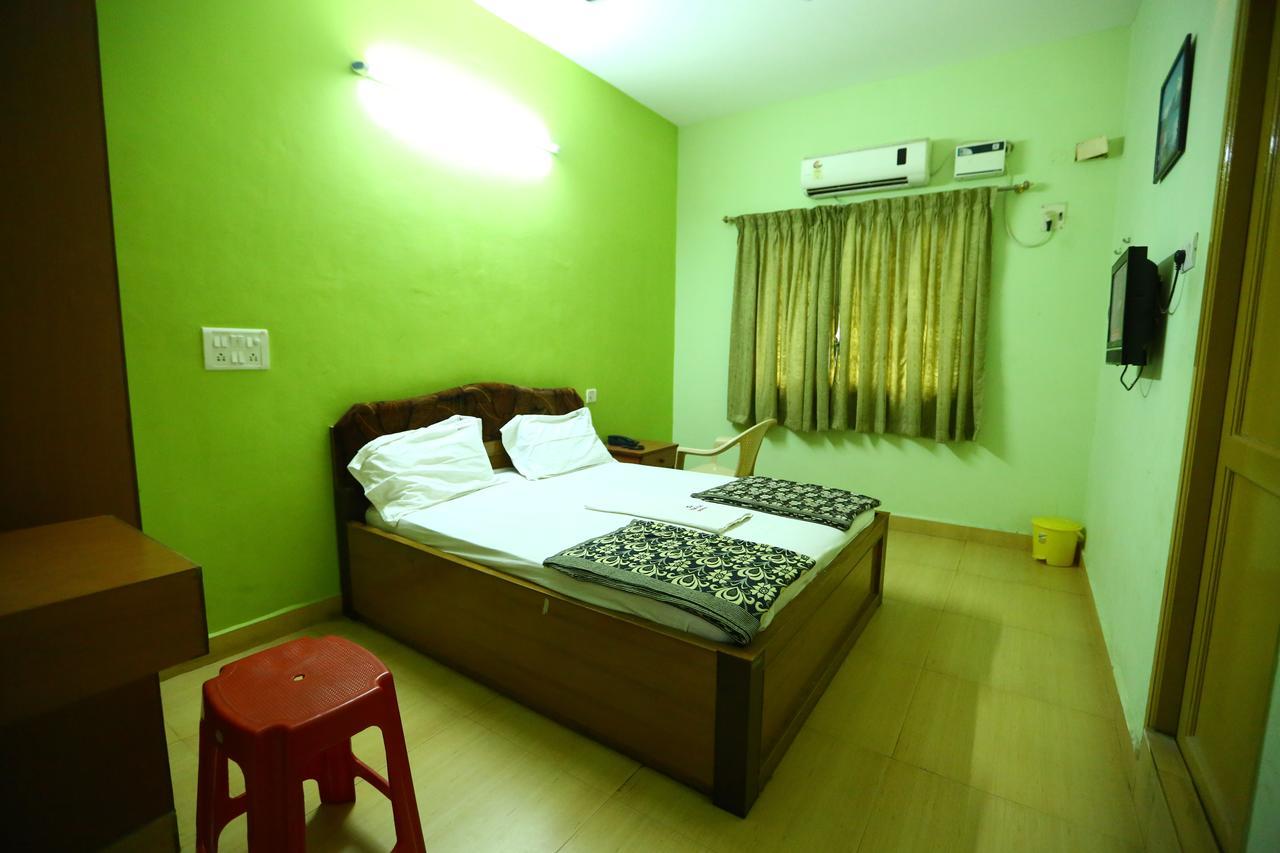 Abirami Residency Hotel Tirukkadaiyur Exterior foto
