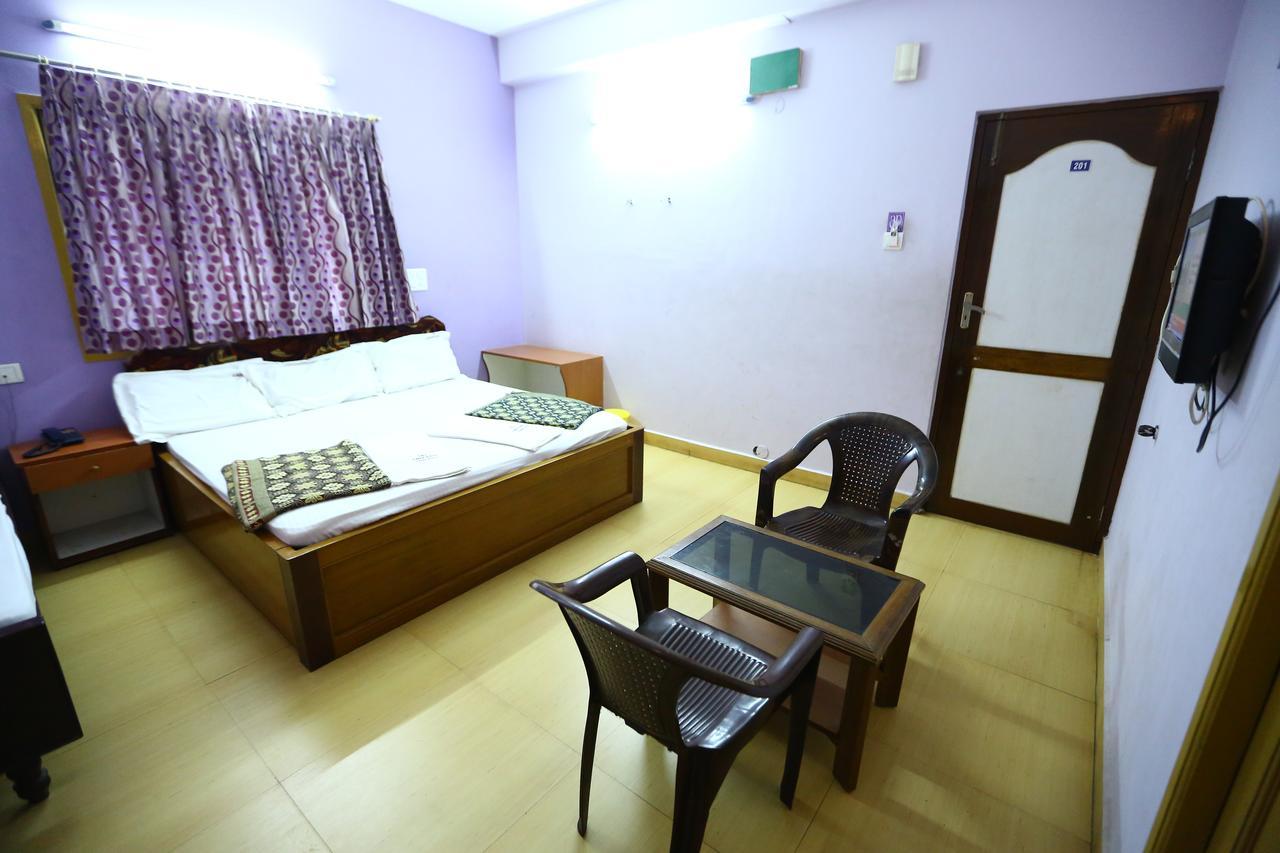 Abirami Residency Hotel Tirukkadaiyur Exterior foto